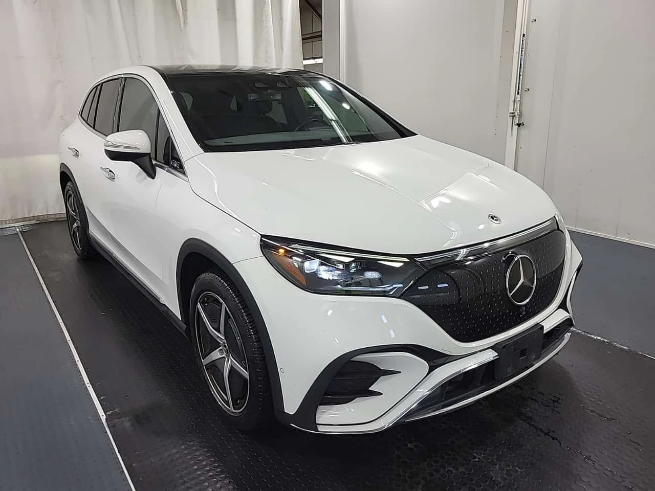 Mercedes-Benz EQE 350 CARFAX | Auto.bg — изображение 1 Mercedes-Benz EQE 350 CARFAX | Auto.bg — изображение 1