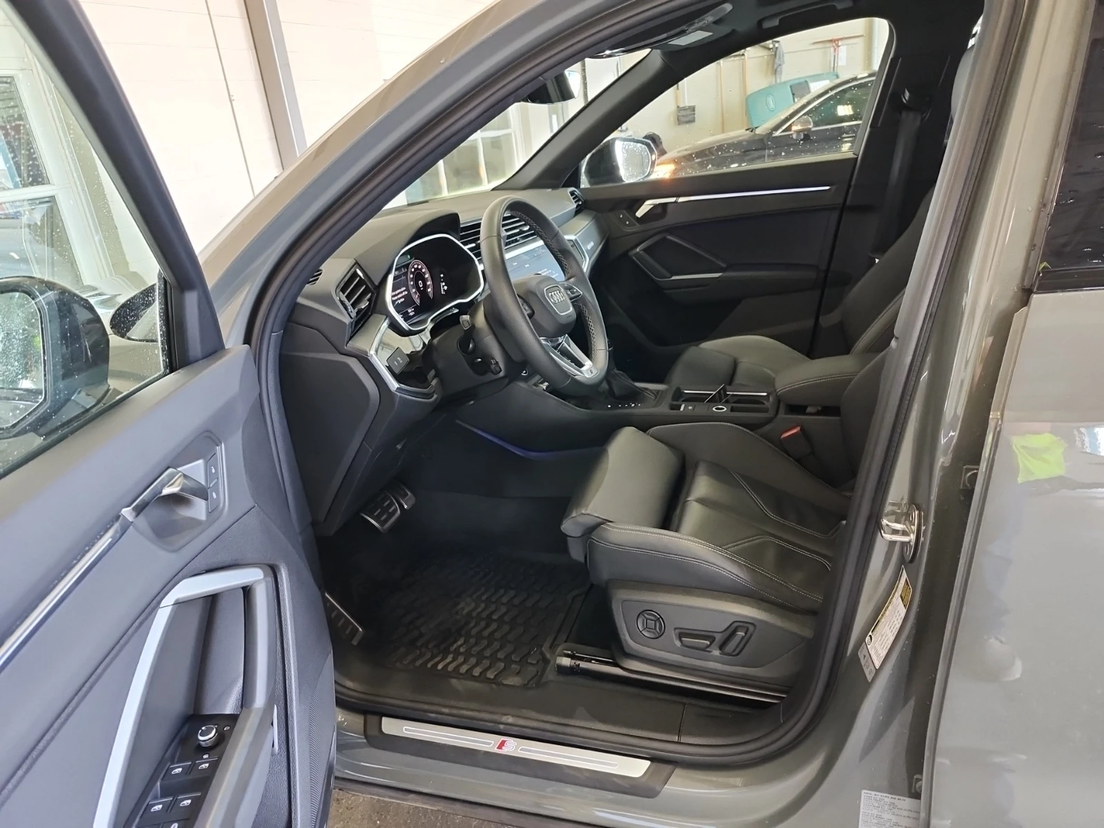 Audi Q3 * CARFAX * БЕЗ ПЪРВОНАЧАЛНА ВНОСКА - изображение 5 | Auto.bg Audi Q3 * CARFAX * БЕЗ ПЪРВОНАЧАЛНА ВНОСКА - изображение 5