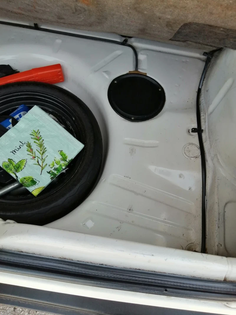 VW Golf 1.8 benzin - 5000 € / 9779.15 лв. - 25806742 1 | Car24.bg VW Golf 1.8 benzin - 5000 € / 9779.15 лв. - 25806742 1