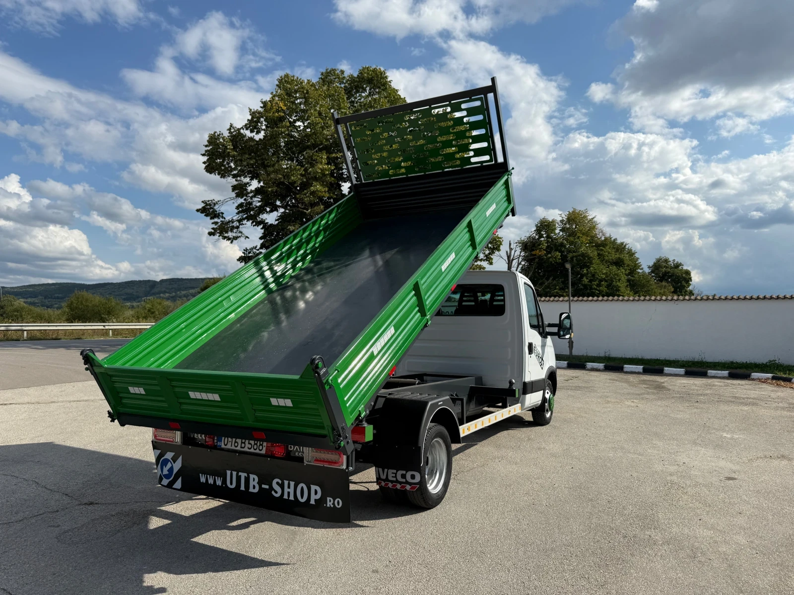 Iveco 35c15 ОБСЛУЖЕН! 3.0Мотор* 4.20м кош* Самосвал Тристранен - изображение 6 | Auto.bg Iveco 35c15 ОБСЛУЖЕН! 3.0Мотор* 4.20м кош* Самосвал Тристранен - изображение 6