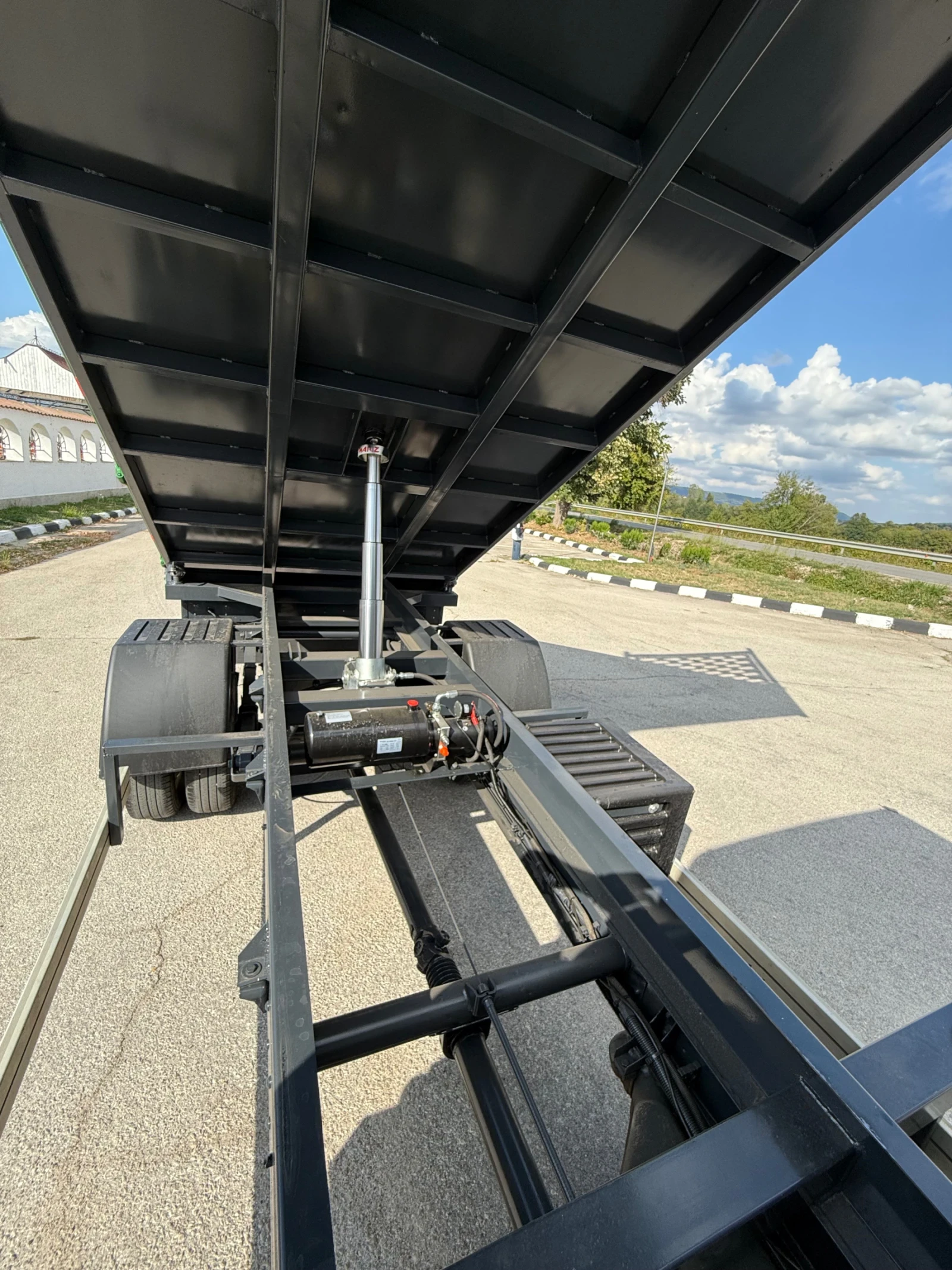 Iveco 35c15 ОБСЛУЖЕН! 3.0Мотор* 4.20м кош* Самосвал Тристранен - изображение 4 | Auto.bg Iveco 35c15 ОБСЛУЖЕН! 3.0Мотор* 4.20м кош* Самосвал Тристранен - изображение 4