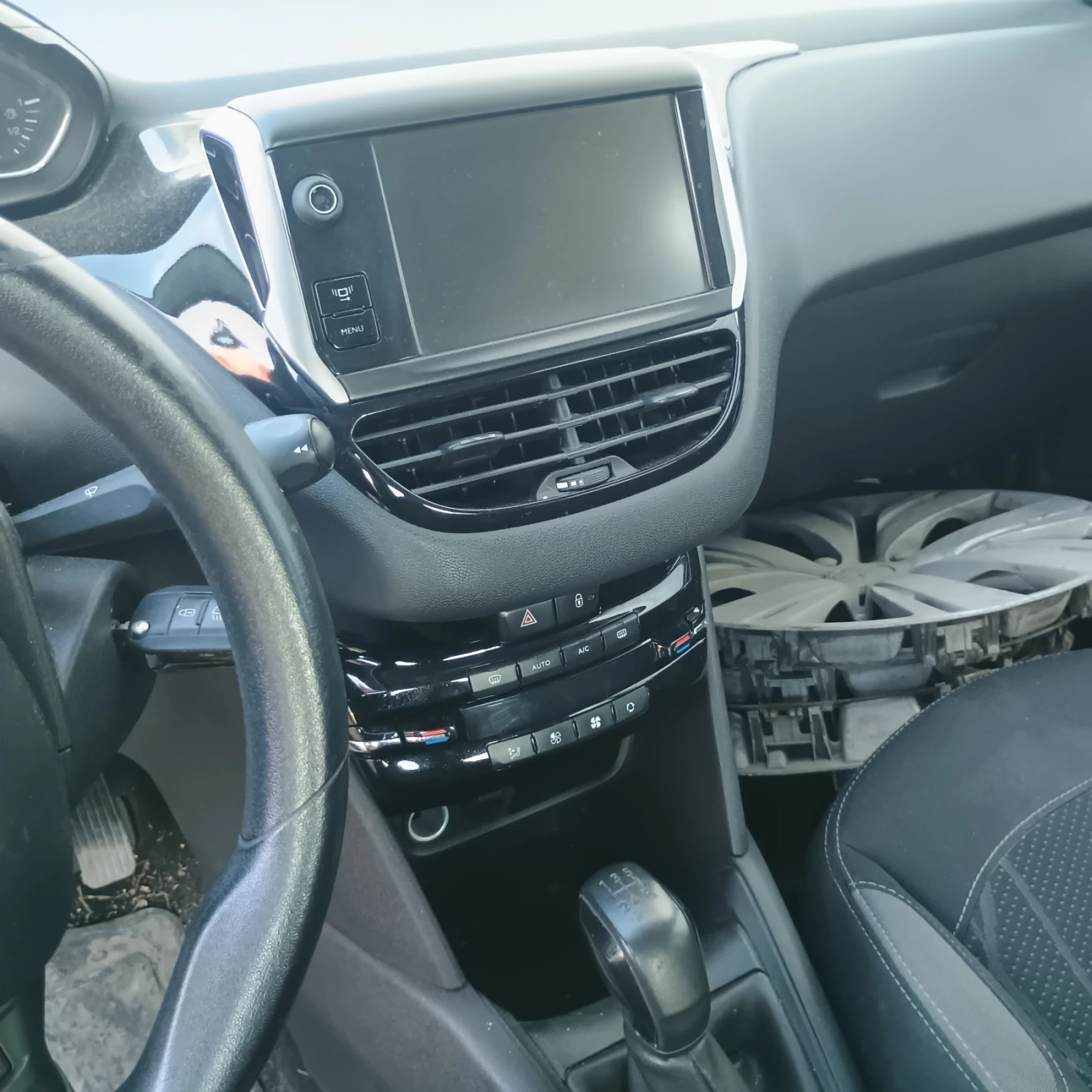 Peugeot 208 undefined | Auto.bg — изображение 1 Peugeot 208 undefined | Auto.bg — изображение 1