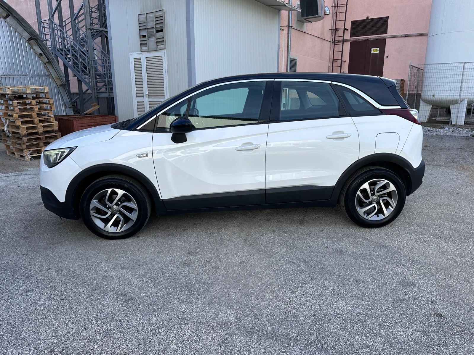Opel Crossland X 1.5CDTI - РЕАЛНИ КИЛОМЕТРИ - изображение 8 | Auto.bg Opel Crossland X 1.5CDTI - РЕАЛНИ КИЛОМЕТРИ - изображение 8