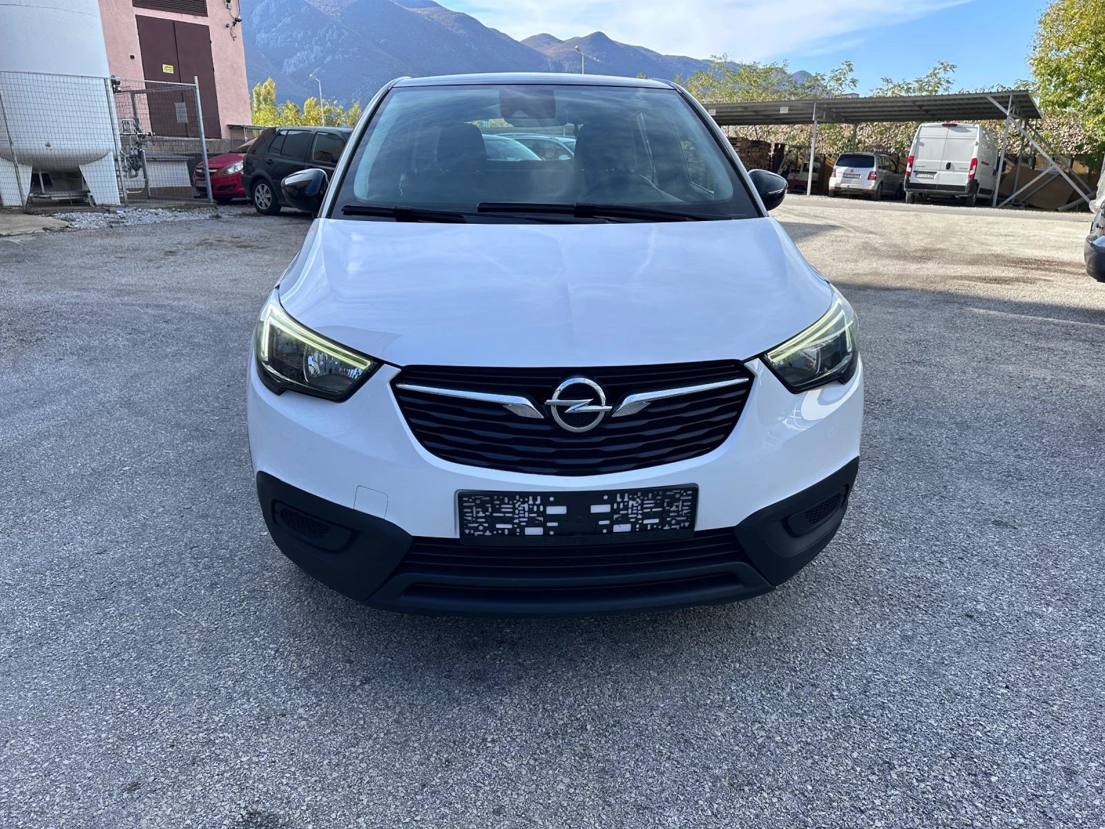 Opel Crossland X 1.5CDTI - РЕАЛНИ КИЛОМЕТРИ - изображение 2 | Auto.bg Opel Crossland X 1.5CDTI - РЕАЛНИ КИЛОМЕТРИ - изображение 2