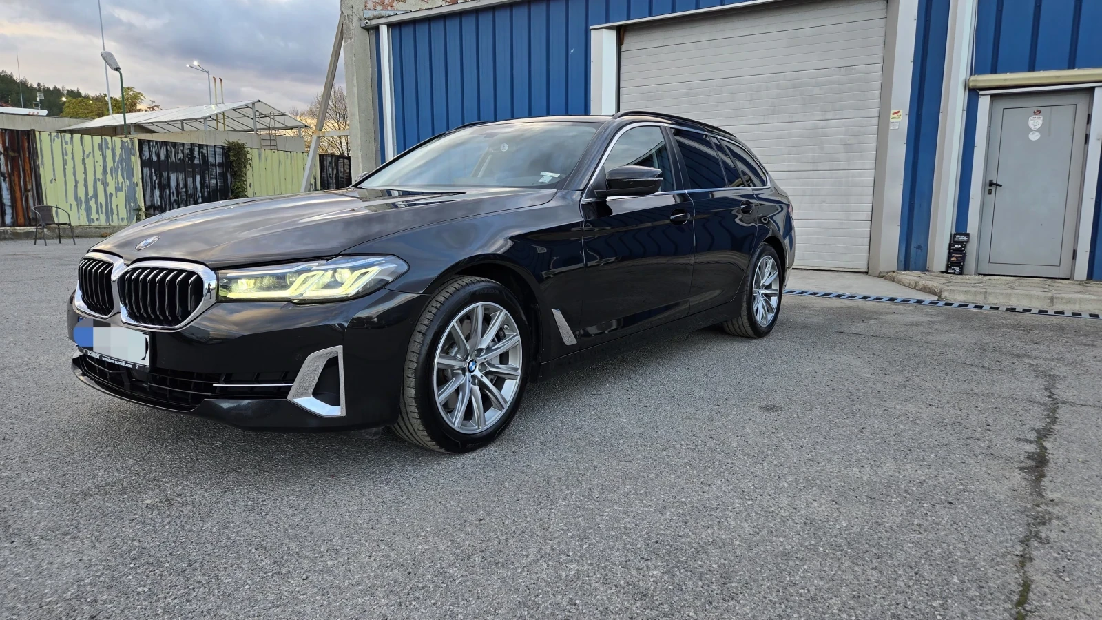 BMW 540 Mild Hybrid/xDrive/HUD/Laser led  - изображение 3 | Auto.bg BMW 540 Mild Hybrid/xDrive/HUD/Laser led  - изображение 3