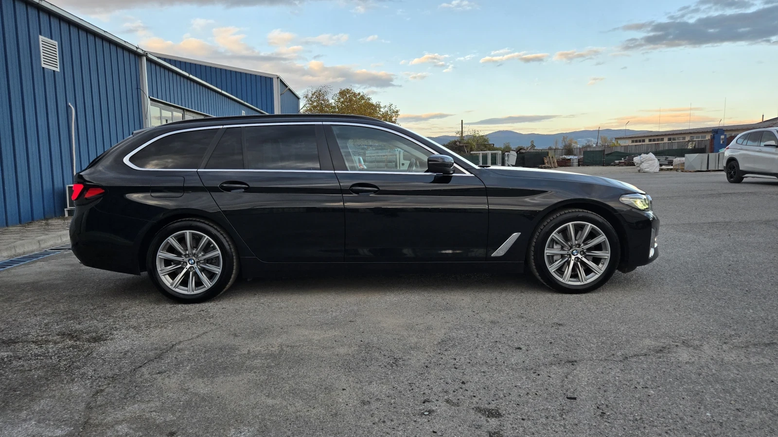 BMW 540 Mild Hybrid/xDrive/HUD/Laser led  - изображение 6 | Auto.bg BMW 540 Mild Hybrid/xDrive/HUD/Laser led  - изображение 6