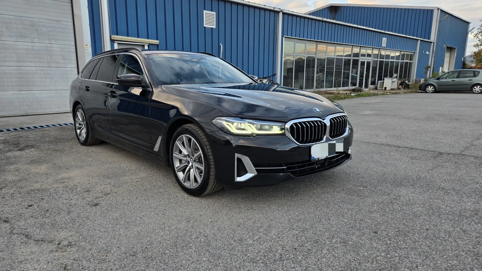 BMW 540 Mild Hybrid/xDrive/HUD/Laser led  - изображение 2 | Auto.bg BMW 540 Mild Hybrid/xDrive/HUD/Laser led  - изображение 2