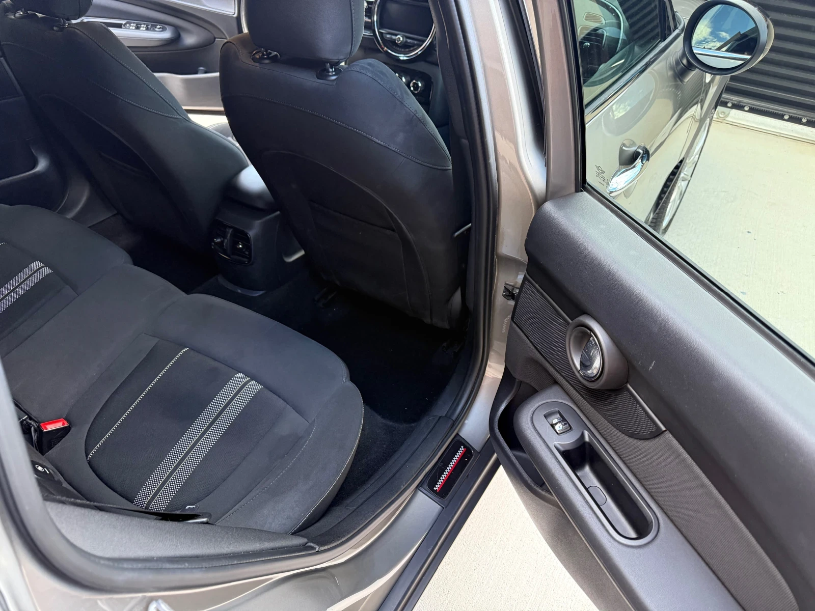 Mini Clubman МИНИ КЛЪБМЕН КУПЕР D - изображение 7 | Auto.bg Mini Clubman МИНИ КЛЪБМЕН КУПЕР D - изображение 7