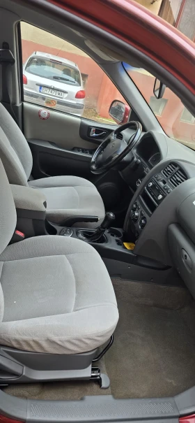 Hyundai Santa fe 2.0 crdi, 120х.км Face - 4400 лв. / 2249.68 € - 37107935 15 | Car24.bg Hyundai Santa fe 2.0 crdi, 120х.км Face - 4400 лв. / 2249.68 € - 37107935 15