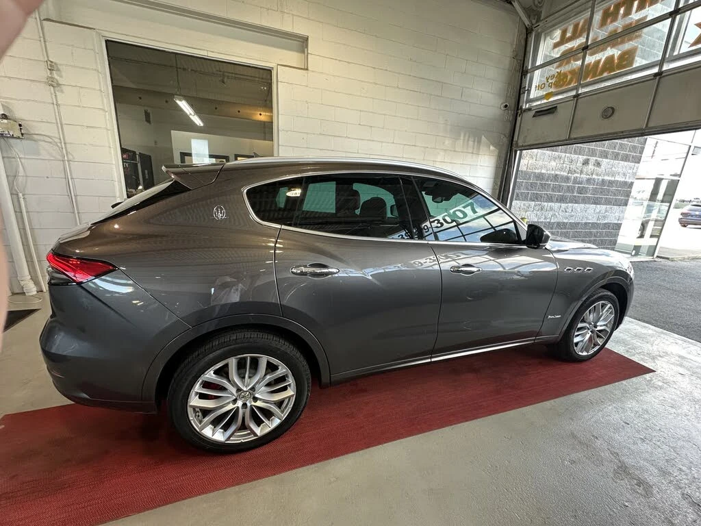Maserati Levante GranLusso 360CAM* PANO* KEYLESS* CARPLAY*  - изображение 9 | Auto.bg Maserati Levante GranLusso 360CAM* PANO* KEYLESS* CARPLAY*  - изображение 9
