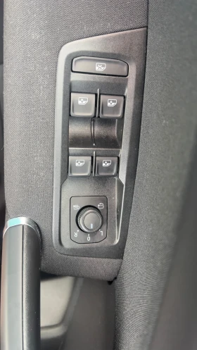 VW Touran 2.0/150Highline DSG DISTRONIC led без зъбележка | Auto.bg — изображение 16 VW Touran 2.0/150Highline DSG DISTRONIC led без зъбележка | Auto.bg — изображение 16
