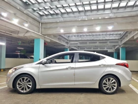 Снимка Hyundai Elantra