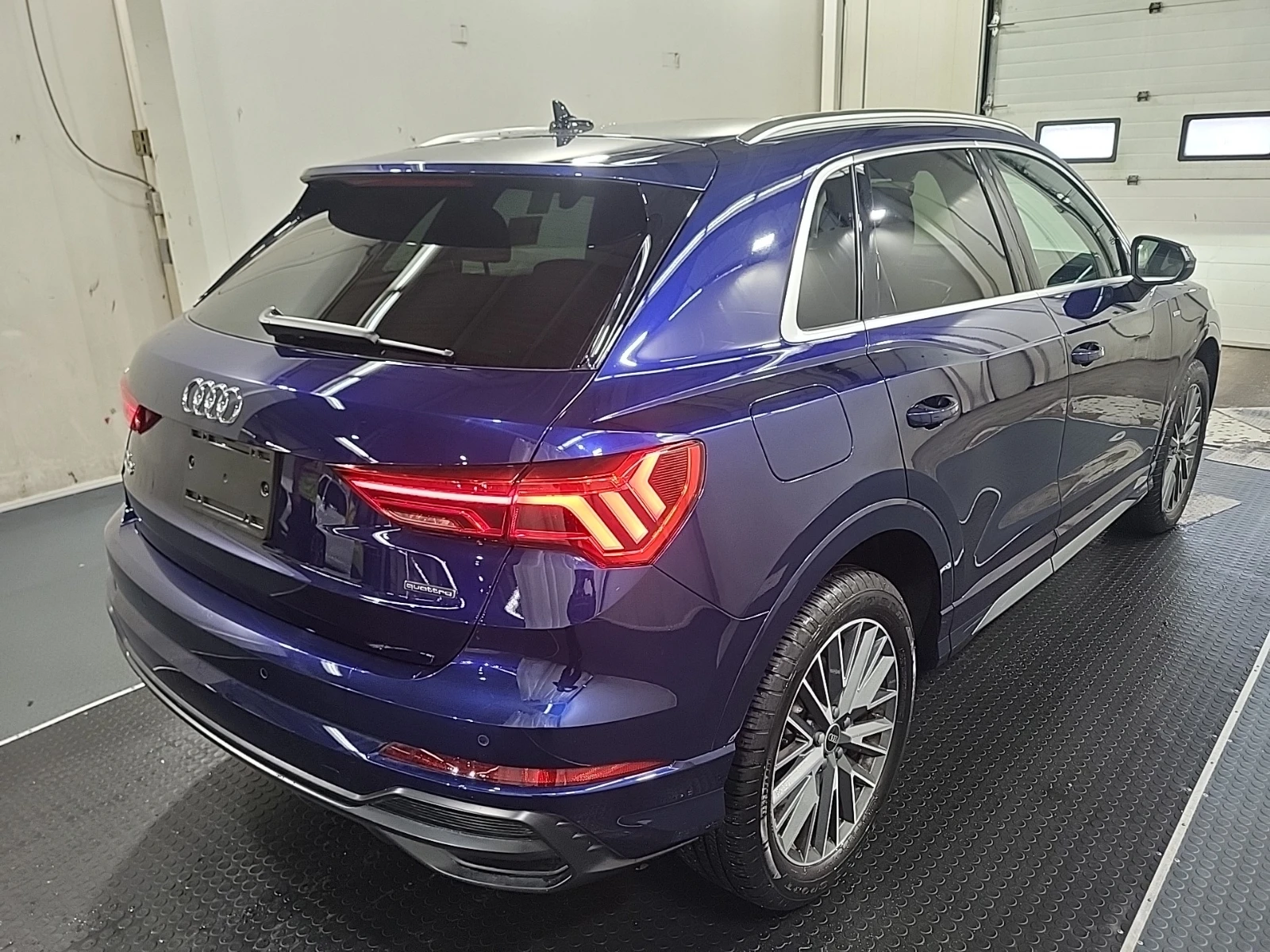 Audi Q3 * TECHNIK* CARFAX * БЕЗ ПЪРВОНАЧАЛНА ВНОСКА - изображение 4 | Auto.bg Audi Q3 * TECHNIK* CARFAX * БЕЗ ПЪРВОНАЧАЛНА ВНОСКА - изображение 4