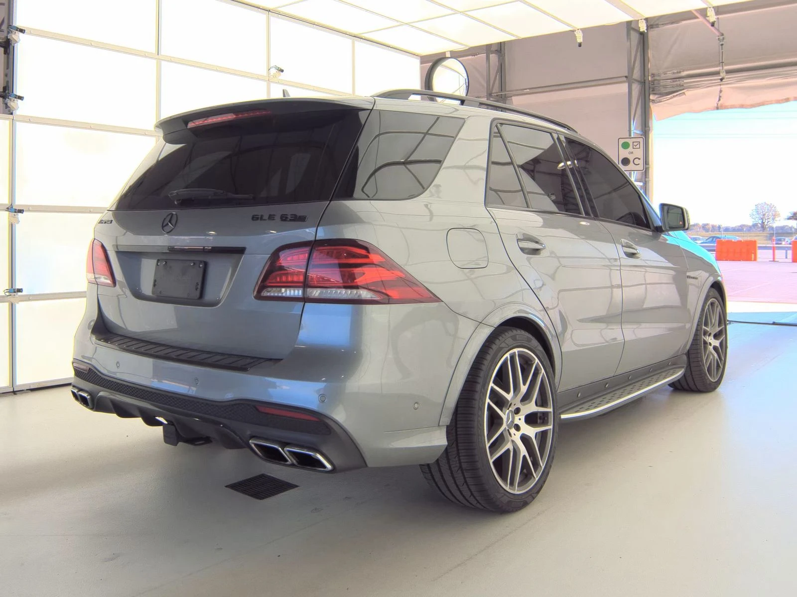 Mercedes-Benz GLE 63 AMG B&O* DISTRONIC* OBDUH* PANO*  - изображение 4 | Auto.bg Mercedes-Benz GLE 63 AMG B&O* DISTRONIC* OBDUH* PANO*  - изображение 4