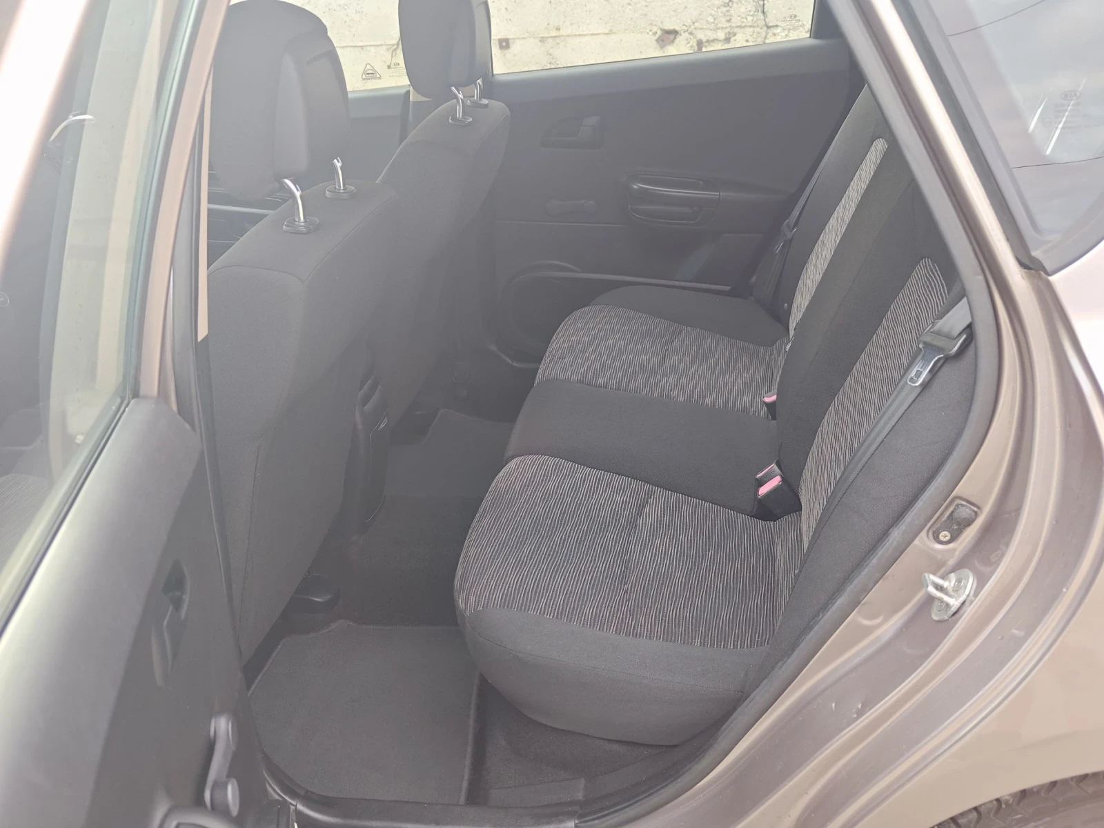 Kia Ceed 1.6i 16v 122hp  - изображение 8 | Auto.bg Kia Ceed 1.6i 16v 122hp  - изображение 8