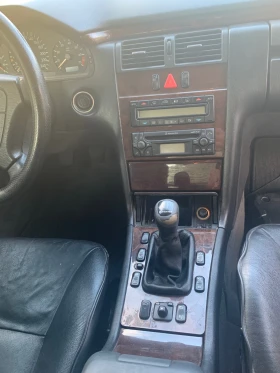 Mercedes-Benz E 200 - 1500 € - 25250510 5 | Car24.bg Mercedes-Benz E 200 - 1500 € - 25250510 5