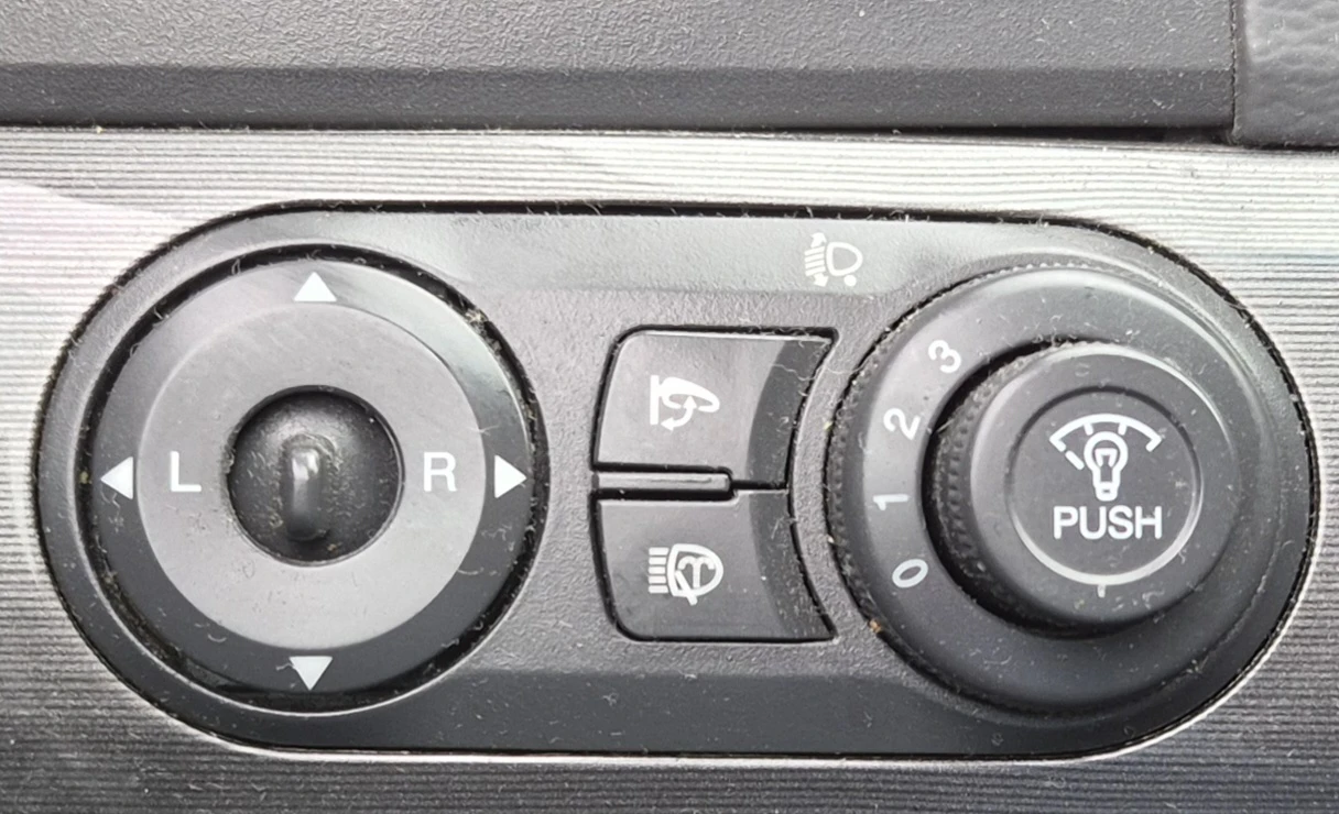 Chevrolet Captiva 2.0 vcdi 4X4 кожа 7 места нов внос Италия - изображение 9 | Auto.bg Chevrolet Captiva 2.0 vcdi 4X4 кожа 7 места нов внос Италия - изображение 9