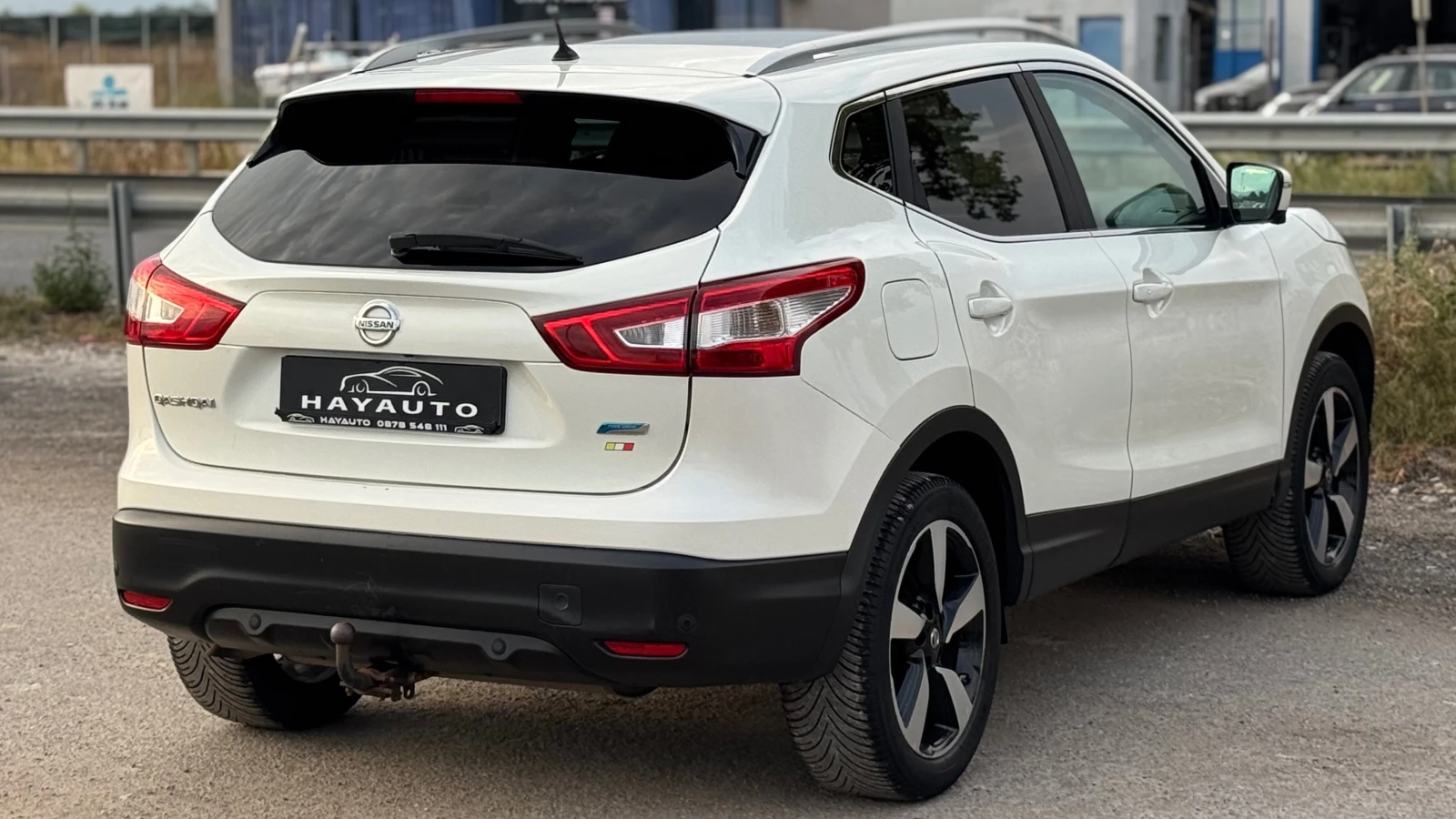 Nissan Qashqai 1.5Dci= Keyless Go= 360* Камера= Панорама= Нави=  - изображение 5 | Auto.bg Nissan Qashqai 1.5Dci= Keyless Go= 360* Камера= Панорама= Нави=  - изображение 5