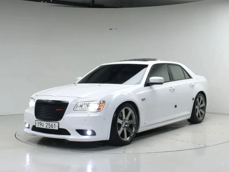 Chrysler 300c 6.4 SRT8 панорама - 16950 € / 33151.32 лв. - 32668163 1 | Car24.bg Chrysler 300c 6.4 SRT8 панорама - 16950 € / 33151.32 лв. - 32668163 1
