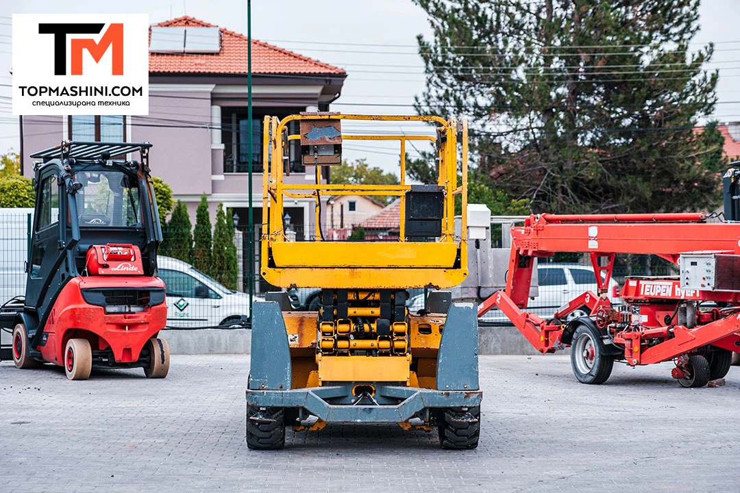 Автовишка Друга марка Ножична вишка Haulotte Compact 12 DX - изображение 3 | Auto.bg Автовишка Друга марка Ножична вишка Haulotte Compact 12 DX - изображение 3