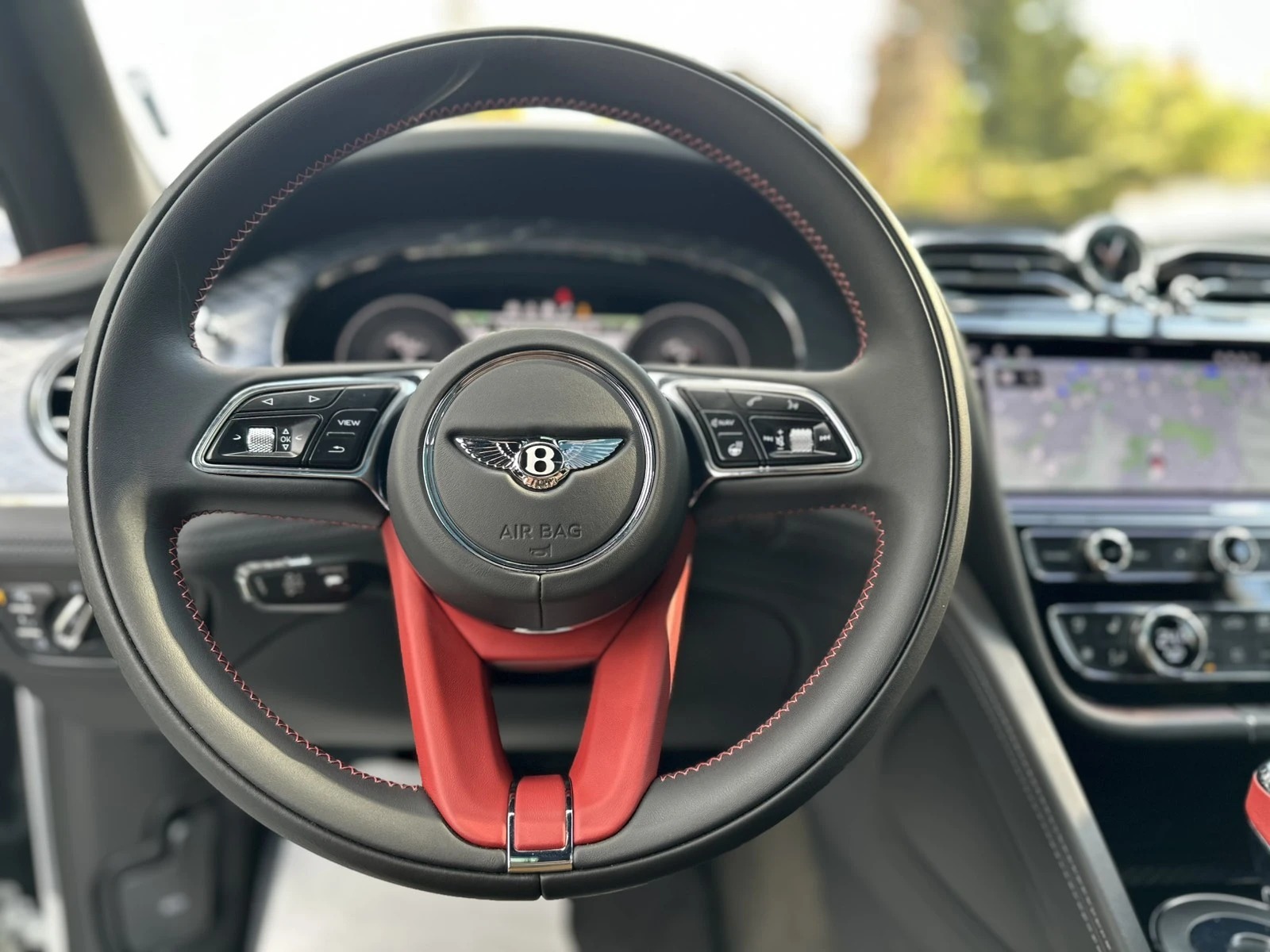 Bentley Bentayga S / TV/PANO/360 CAMERA/  - изображение 9 | Auto.bg Bentley Bentayga S / TV/PANO/360 CAMERA/  - изображение 9
