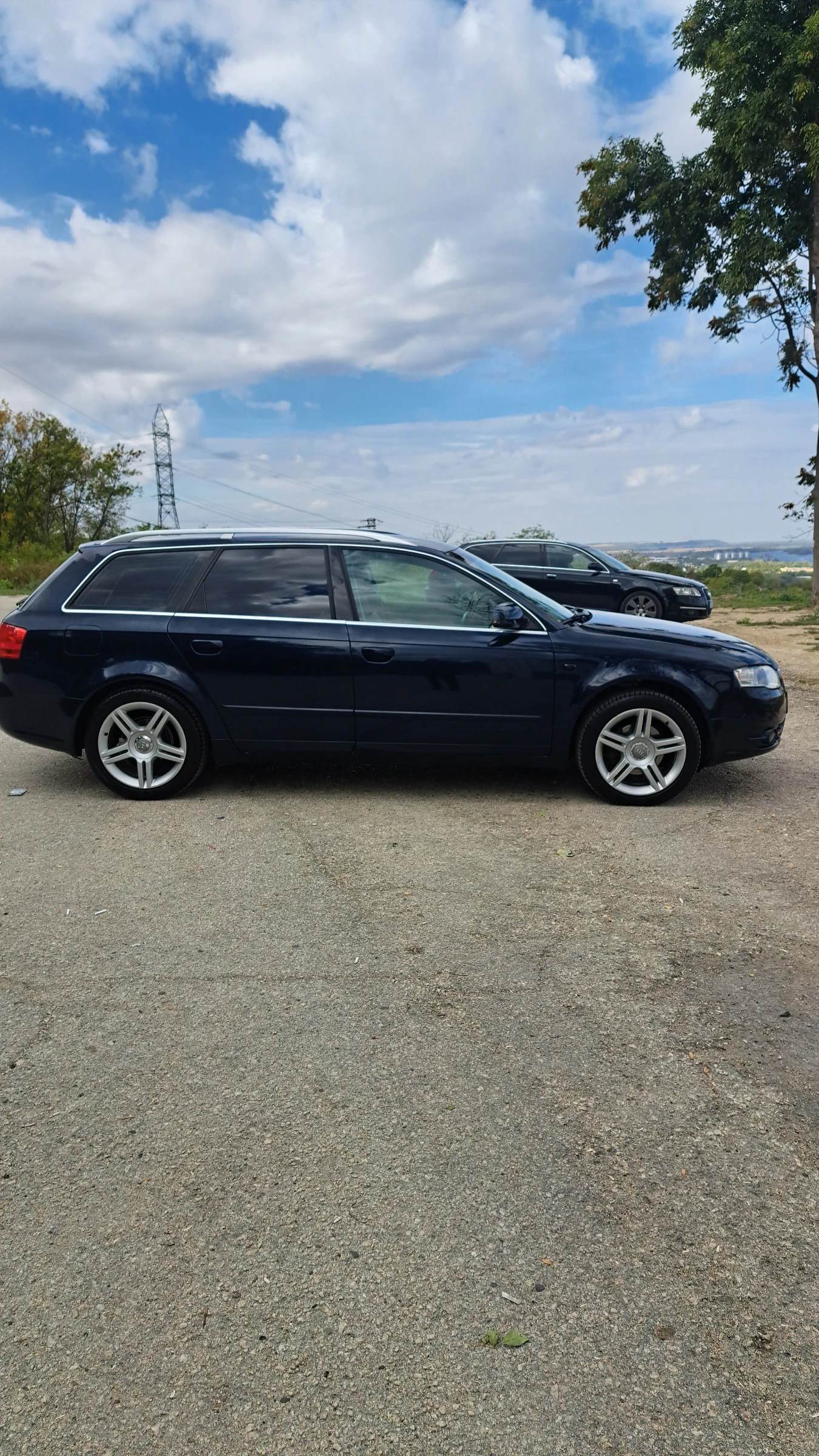 Audi A4 2.0TDI с единият комплект гуми с джанти 6200 с два - изображение 3 | Auto.bg Audi A4 2.0TDI с единият комплект гуми с джанти 6200 с два - изображение 3