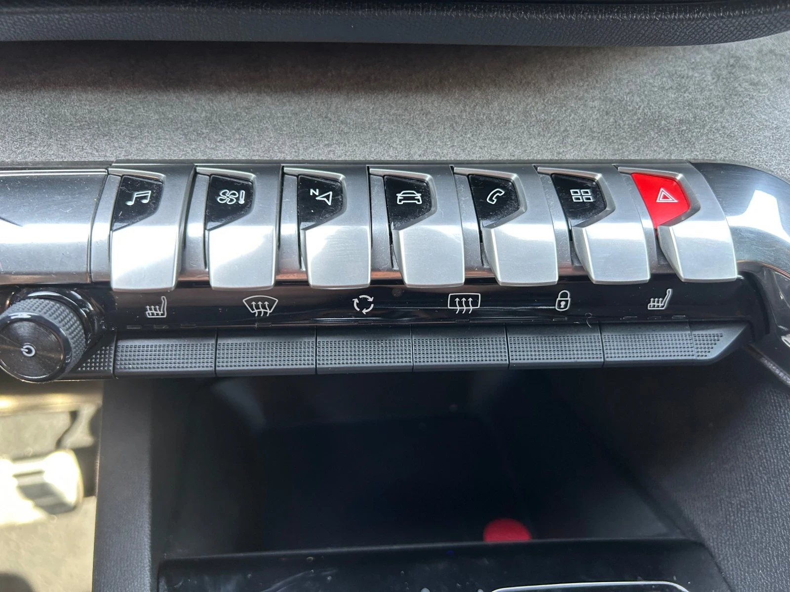 Peugeot 3008 Peugeot 3008 GT 1.2  130 Ch - изображение 3 | Auto.bg Peugeot 3008 Peugeot 3008 GT 1.2  130 Ch - изображение 3