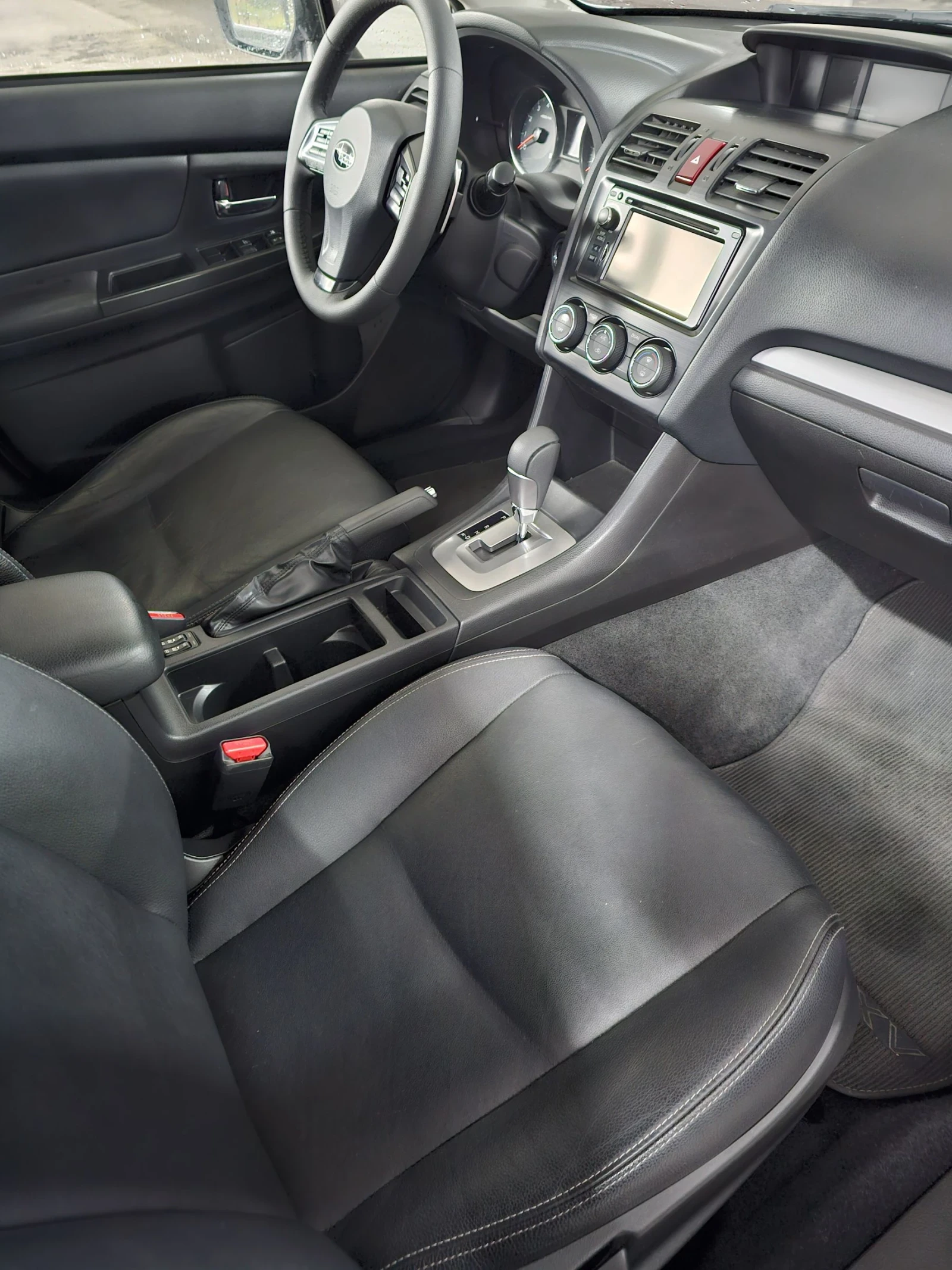 Subaru XV 2.0i Exclusive/ Avtomat/ 4x4/ Keyless/Koja/Xenon  - изображение 10 | Auto.bg Subaru XV 2.0i Exclusive/ Avtomat/ 4x4/ Keyless/Koja/Xenon  - изображение 10