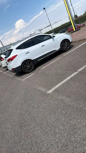 Hyundai IX35 2.0 CRDI-184kc 4х4 / автоматик | Auto.bg — изображение 4 Hyundai IX35 2.0 CRDI-184kc 4х4 / автоматик | Auto.bg — изображение 4