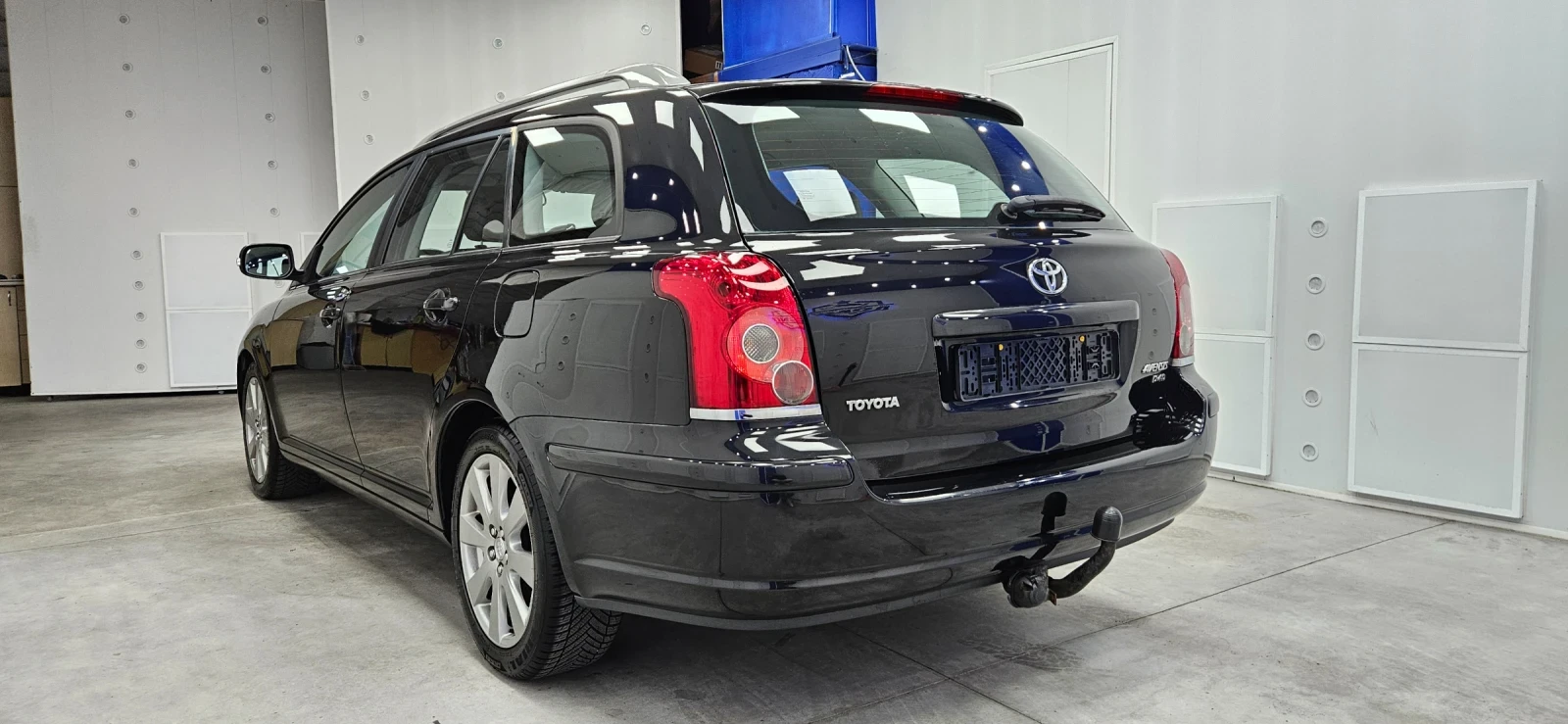 Toyota Avensis 2.2/150 D-4D, кожа, нави, подгрев, уникат - изображение 2 | Auto.bg Toyota Avensis 2.2/150 D-4D, кожа, нави, подгрев, уникат - изображение 2