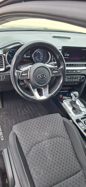 Kia Ceed 1.6 PHEV Executive - 20900 € - 54635536 11 | Car24.bg Kia Ceed 1.6 PHEV Executive - 20900 € - 54635536 11
