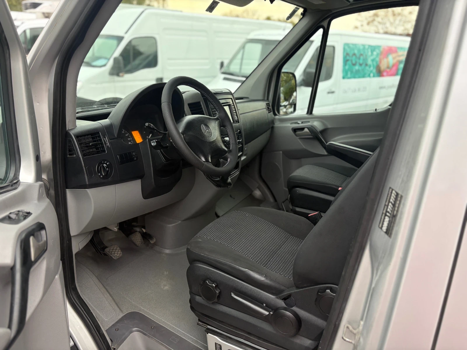 Mercedes-Benz Sprinter 313 КЛИМА/5 места/Макси база/646 - изображение 10 | Auto.bg Mercedes-Benz Sprinter 313 КЛИМА/5 места/Макси база/646 - изображение 10