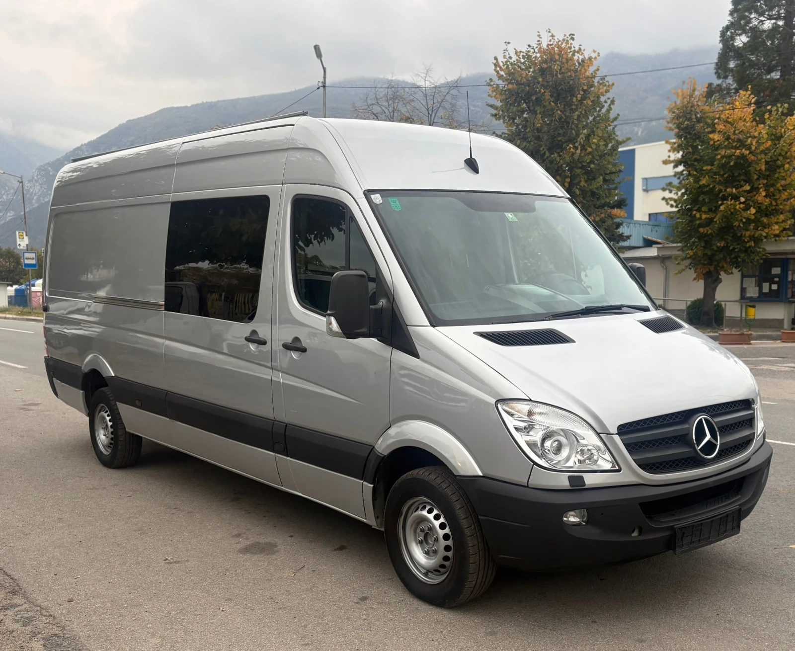 Mercedes-Benz Sprinter 313 КЛИМА/5 места/Макси база/646 - изображение 2 | Auto.bg Mercedes-Benz Sprinter 313 КЛИМА/5 места/Макси база/646 - изображение 2