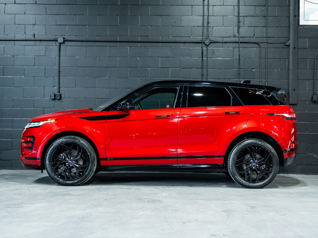 Land Rover Range Rover Evoque P250 AWD / R-Dynamic SE / PANO / Meridian / 360 - изображение 2 | Auto.bg Land Rover Range Rover Evoque P250 AWD / R-Dynamic SE / PANO / Meridian / 360 - изображение 2