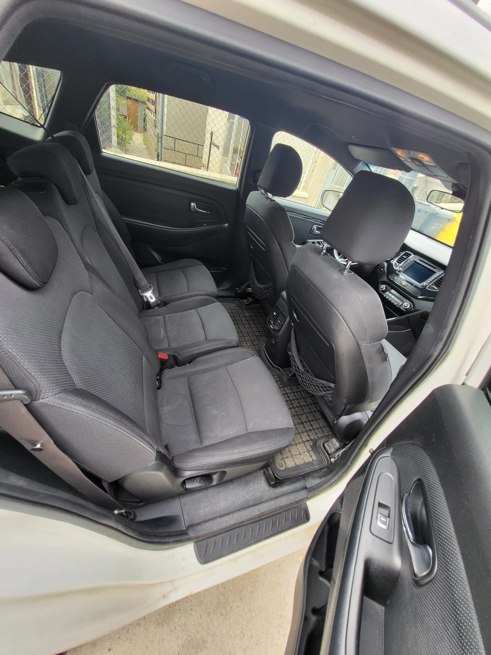 Kia Carens  - изображение 8 | Auto.bg Kia Carens  - изображение 8