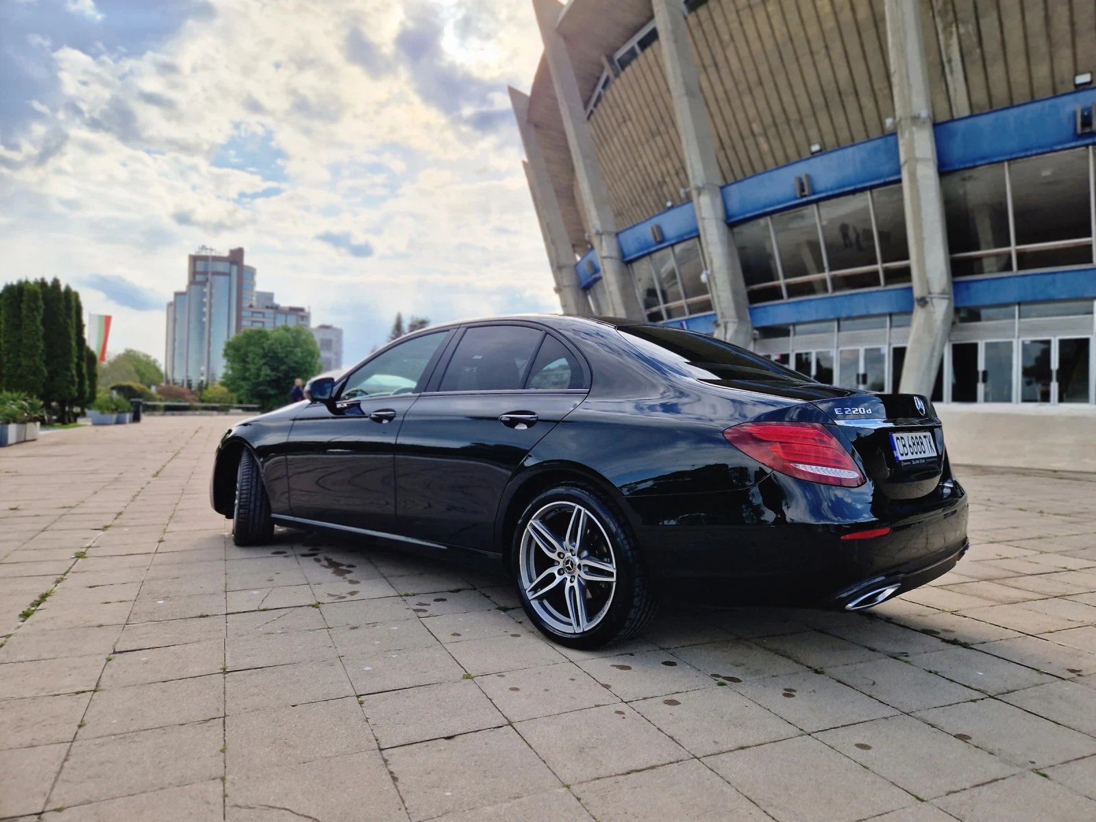 Mercedes-Benz E 220 4Matic / 360  / Multibeam LED/ Digital / Carplay  - изображение 6 | Auto.bg Mercedes-Benz E 220 4Matic / 360  / Multibeam LED/ Digital / Carplay  - изображение 6