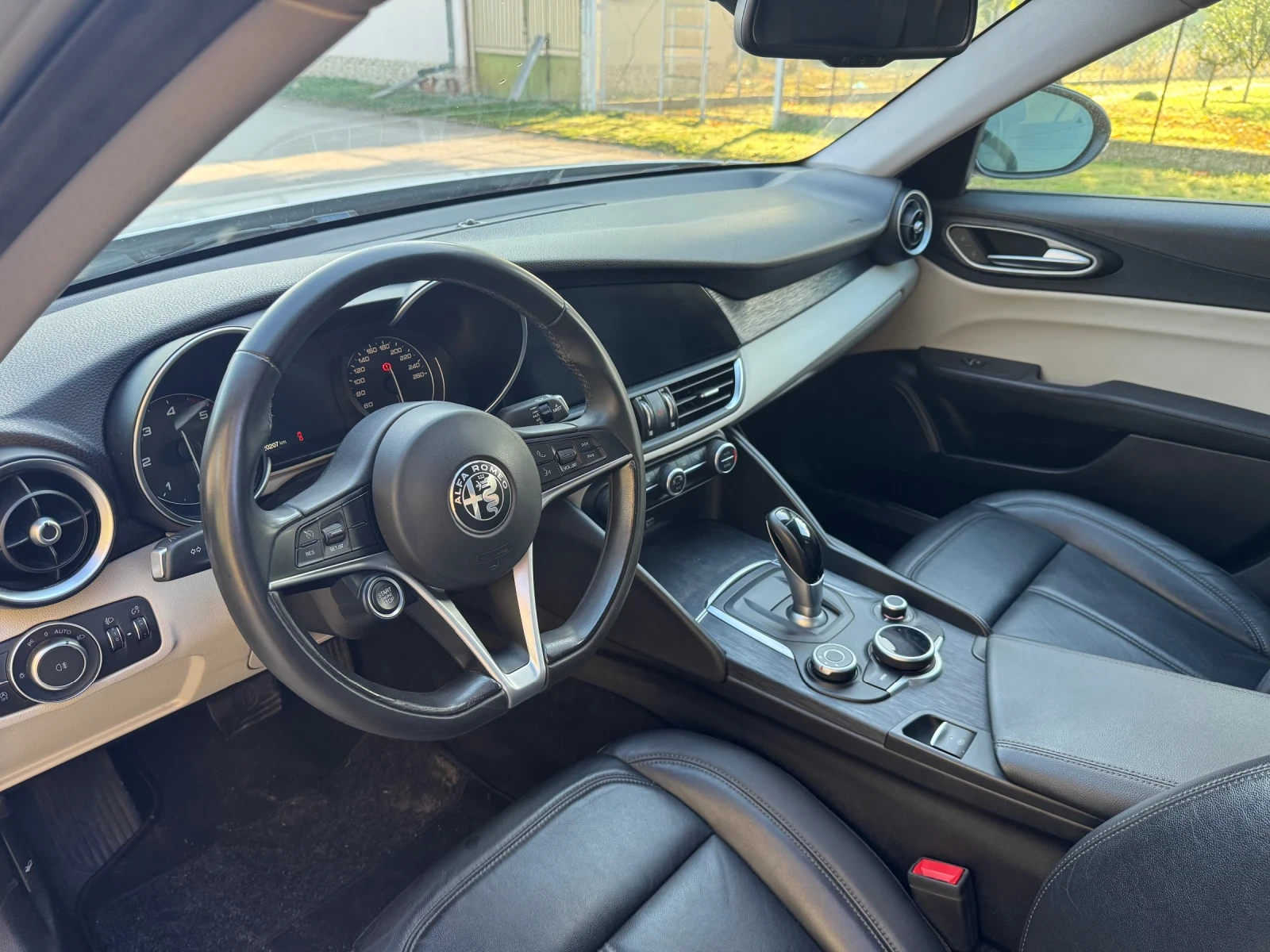 Alfa Romeo Giulia 2.2 JTD - изображение 8 | Auto.bg Alfa Romeo Giulia 2.2 JTD - изображение 8