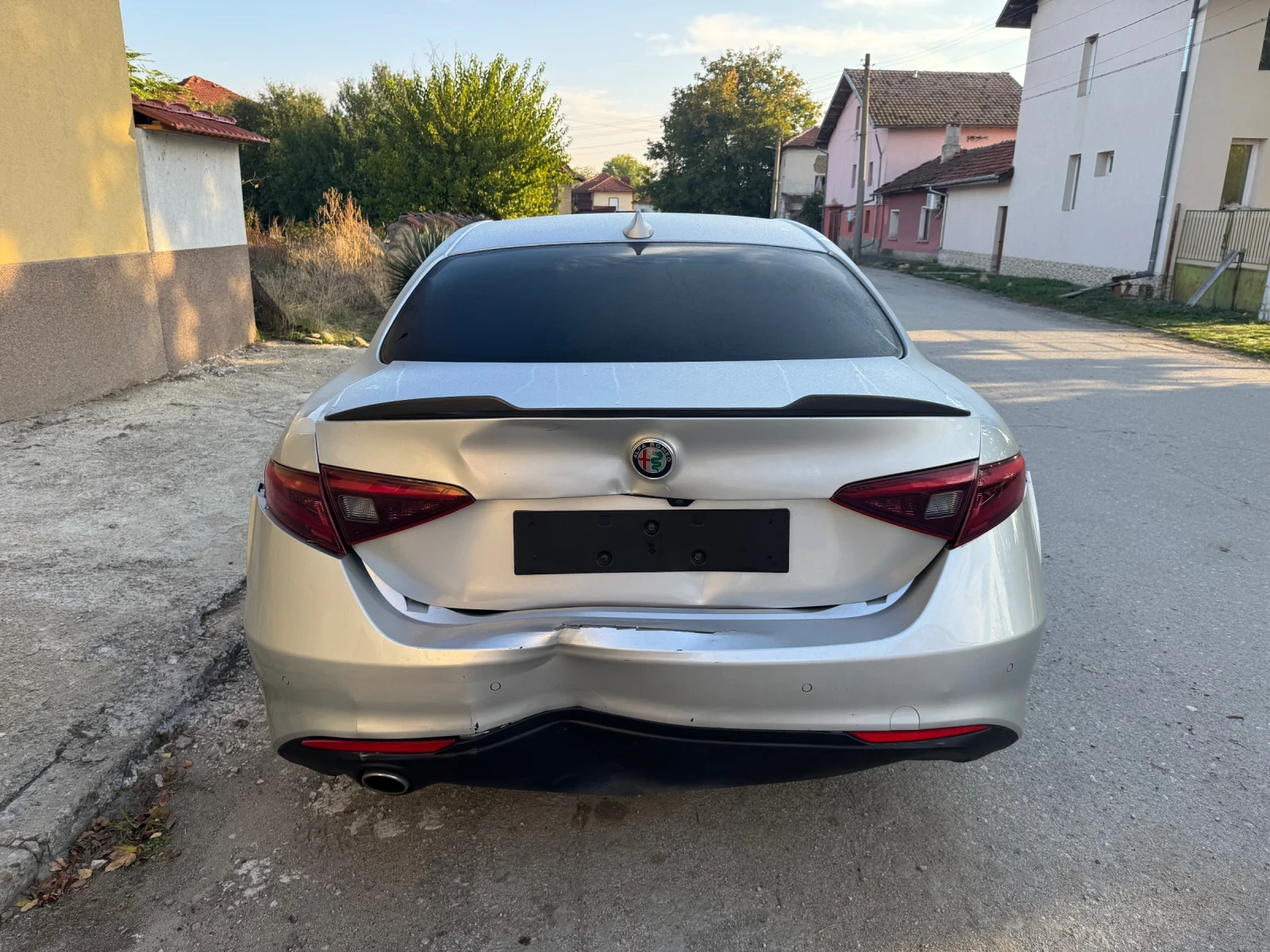 Alfa Romeo Giulia 2.2 JTD - изображение 5 | Auto.bg Alfa Romeo Giulia 2.2 JTD - изображение 5