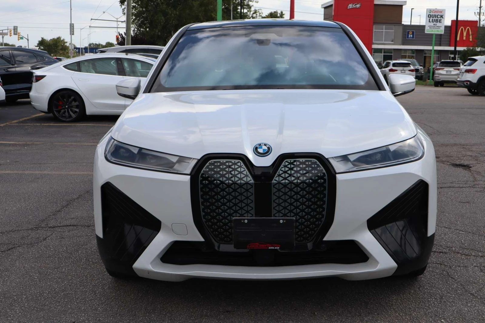 BMW iX * xDrive50 xDrive50 Premium Enhanced No Accident R | Auto.bg — изображение 1 BMW iX * xDrive50 xDrive50 Premium Enhanced No Accident R | Auto.bg — изображение 1