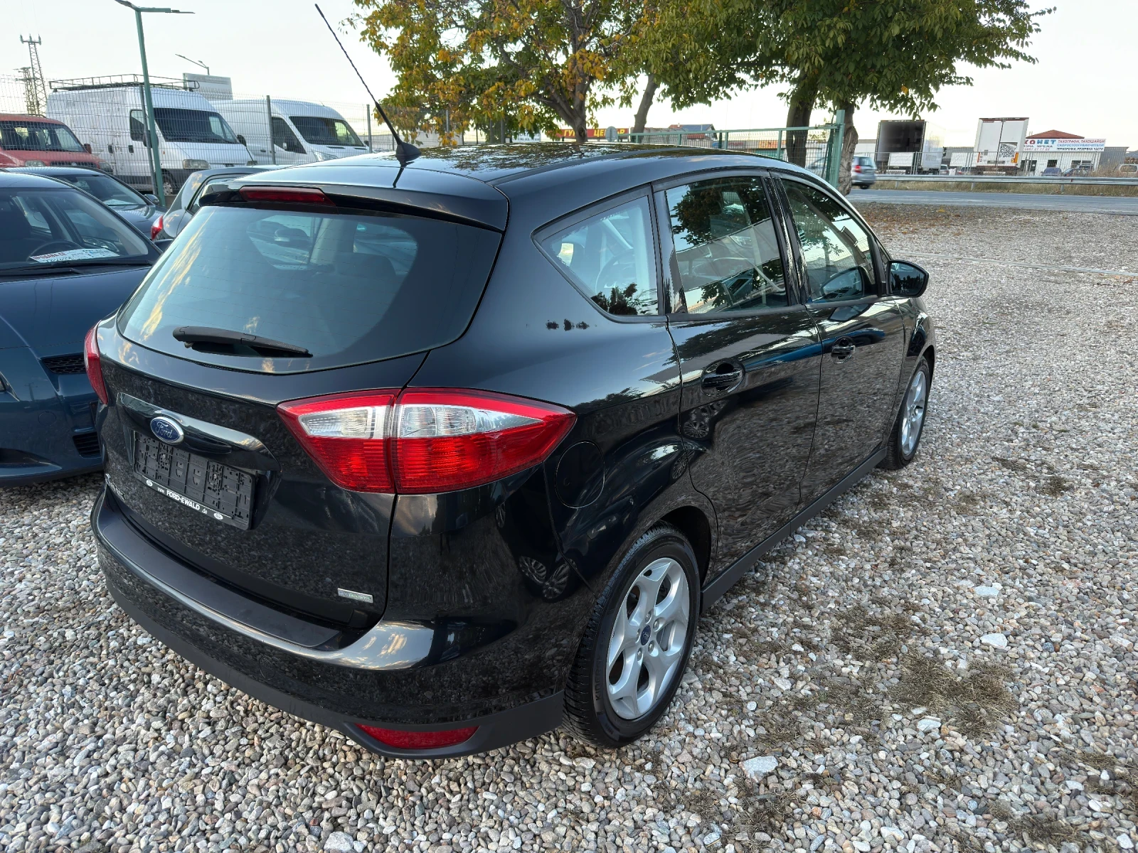 Ford C-max 1.0 Turbo  - изображение 4 | Auto.bg Ford C-max 1.0 Turbo  - изображение 4