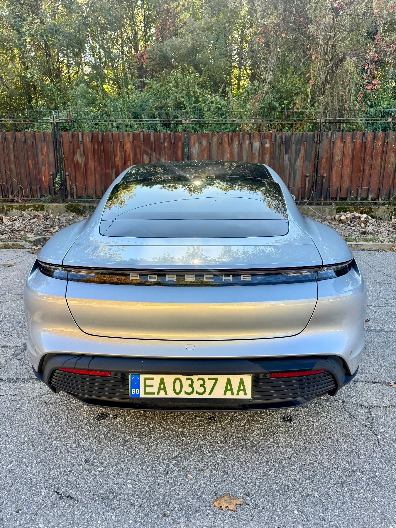 Porsche Taycan Панорама амбиентно* дисплей пасажер налична в Софи - изображение 4 | Auto.bg Porsche Taycan Панорама амбиентно* дисплей пасажер налична в Софи - изображение 4