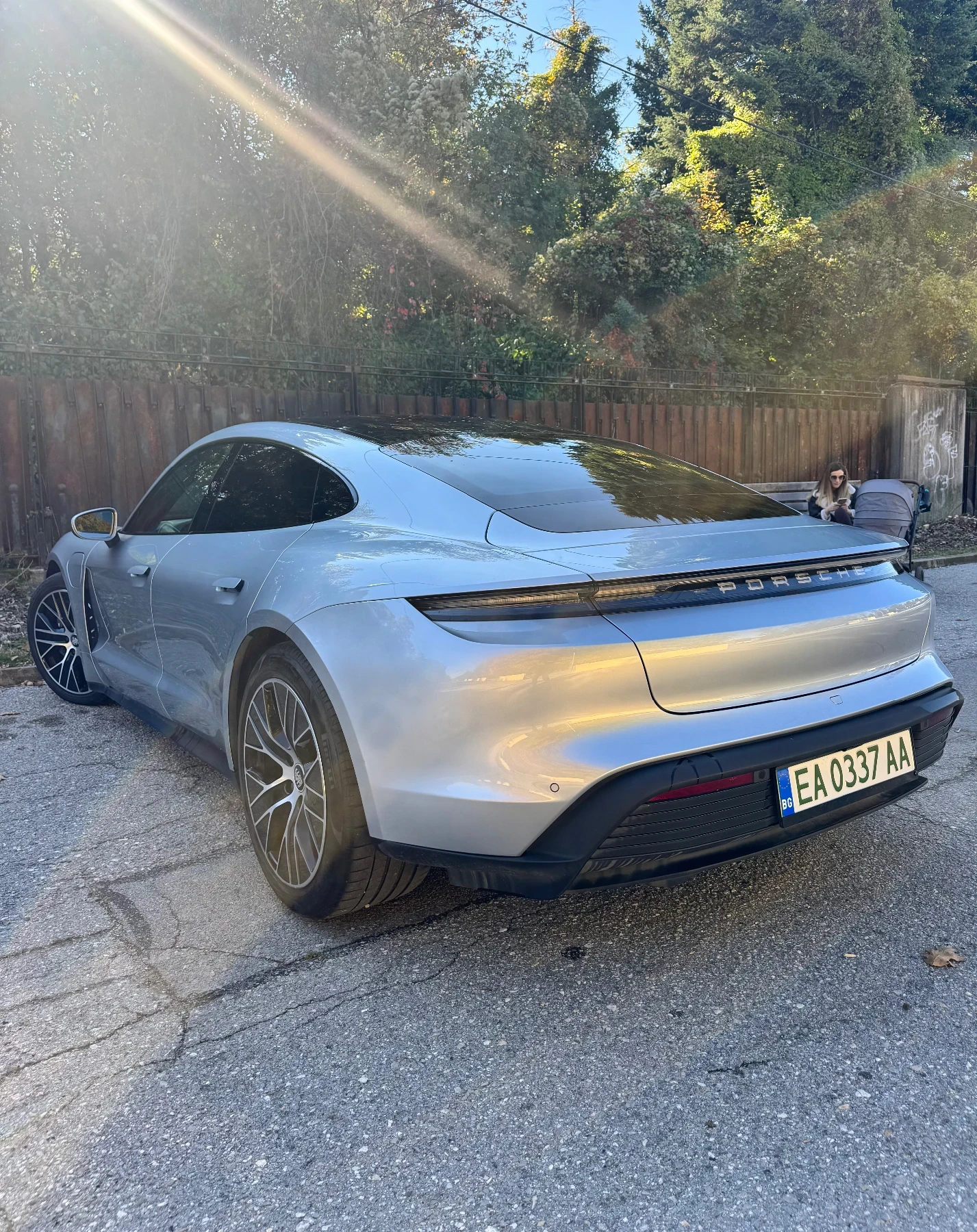 Porsche Taycan Панорама амбиентно* дисплей пасажер налична в Софи - изображение 5 | Auto.bg Porsche Taycan Панорама амбиентно* дисплей пасажер налична в Софи - изображение 5