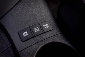 Toyota Auris 1.8 Hybrid ТОП! С ГАРАНЦИЯ! | Auto.bg — изображение 16 Toyota Auris 1.8 Hybrid ТОП! С ГАРАНЦИЯ! | Auto.bg — изображение 16