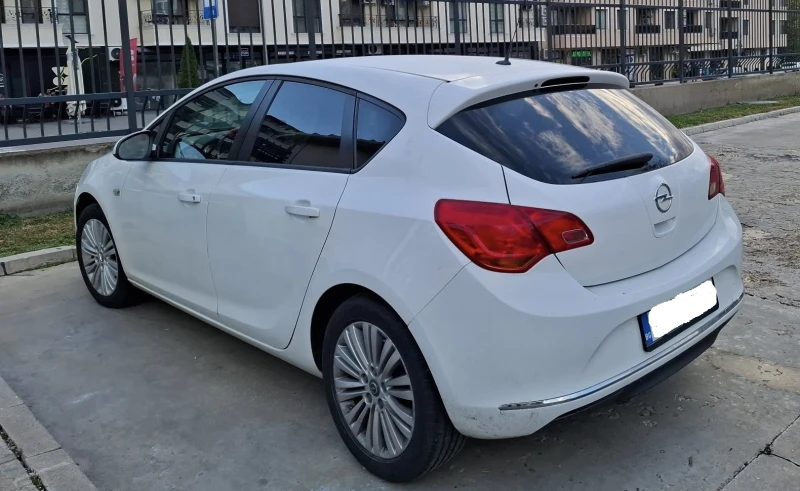Opel Astra 1.6 цдти - 6049 € / 11830.82 лв. - 30281764 1 | Car24.bg Opel Astra 1.6 цдти - 6049 € / 11830.82 лв. - 30281764 1