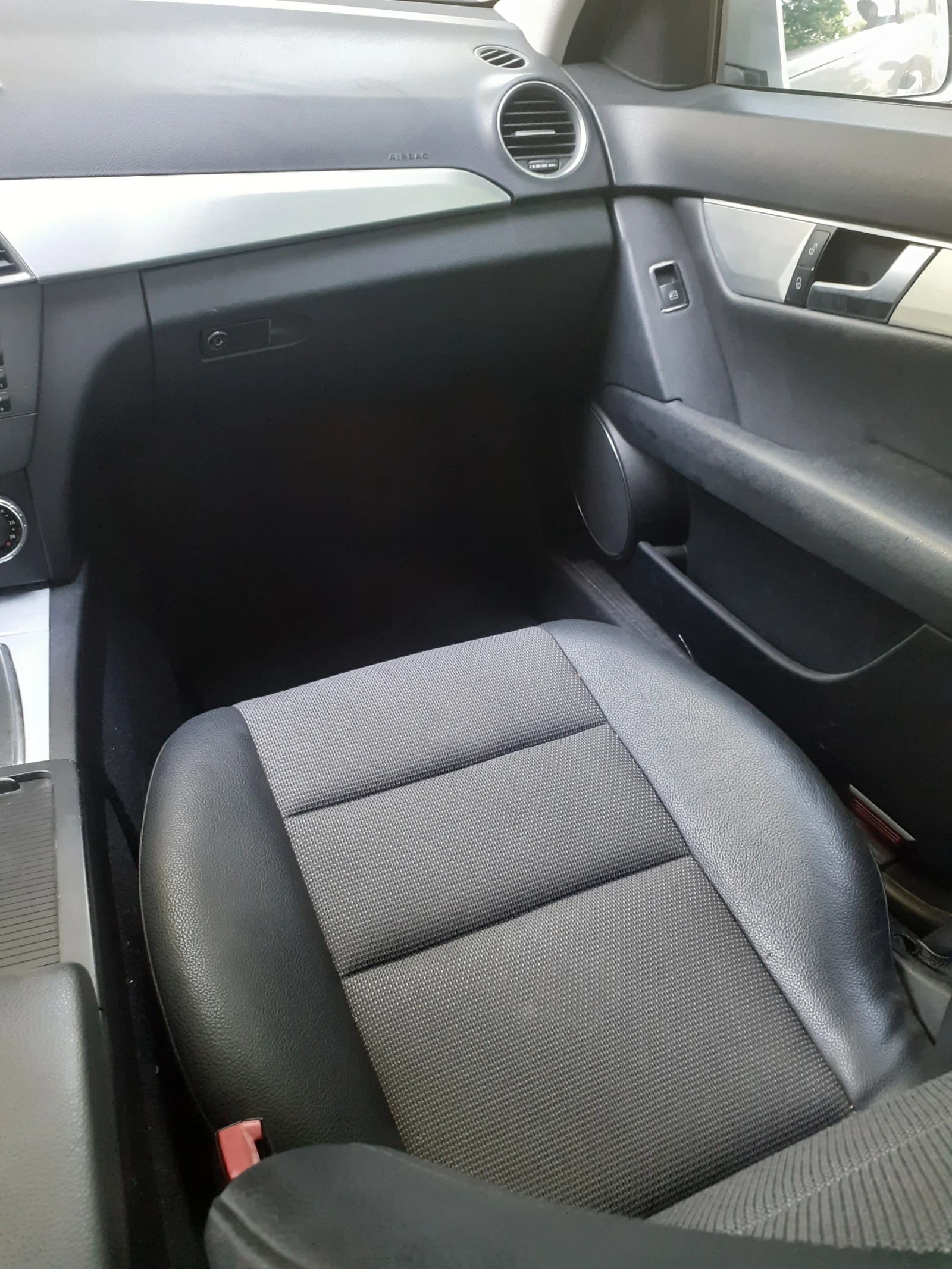 Mercedes-Benz C 220 2011г FACELIFT - изображение 8 | Auto.bg Mercedes-Benz C 220 2011г FACELIFT - изображение 8