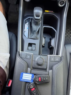 Toyota Highlander * Hybrid * CARFAX * ОПЦИЯ ЗА ФИНАНСИРАНЕ | Auto.bg — изображение 12 Toyota Highlander * Hybrid * CARFAX * ОПЦИЯ ЗА ФИНАНСИРАНЕ | Auto.bg — изображение 12