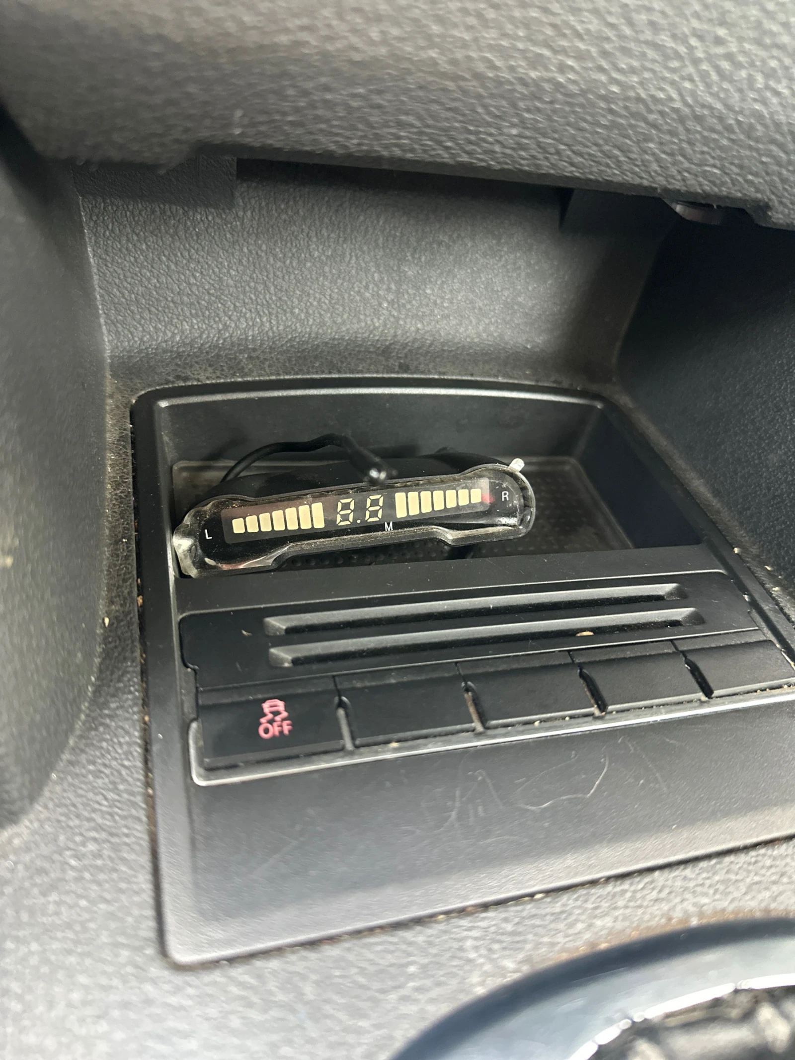 VW Touran 1.6 Автомат, Кожа - изображение 9 | Auto.bg VW Touran 1.6 Автомат, Кожа - изображение 9