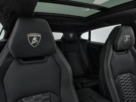 Lamborghini Urus S/CERAMIC/AKRAPOVIC/NERO HELENE/ANIMA/B&O/4-SEATS/ - 271980 € / 531946.64 лв. - 50973107 14 | Car24.bg Lamborghini Urus S/CERAMIC/AKRAPOVIC/NERO HELENE/ANIMA/B&O/4-SEATS/ - 271980 € / 531946.64 лв. - 50973107 14