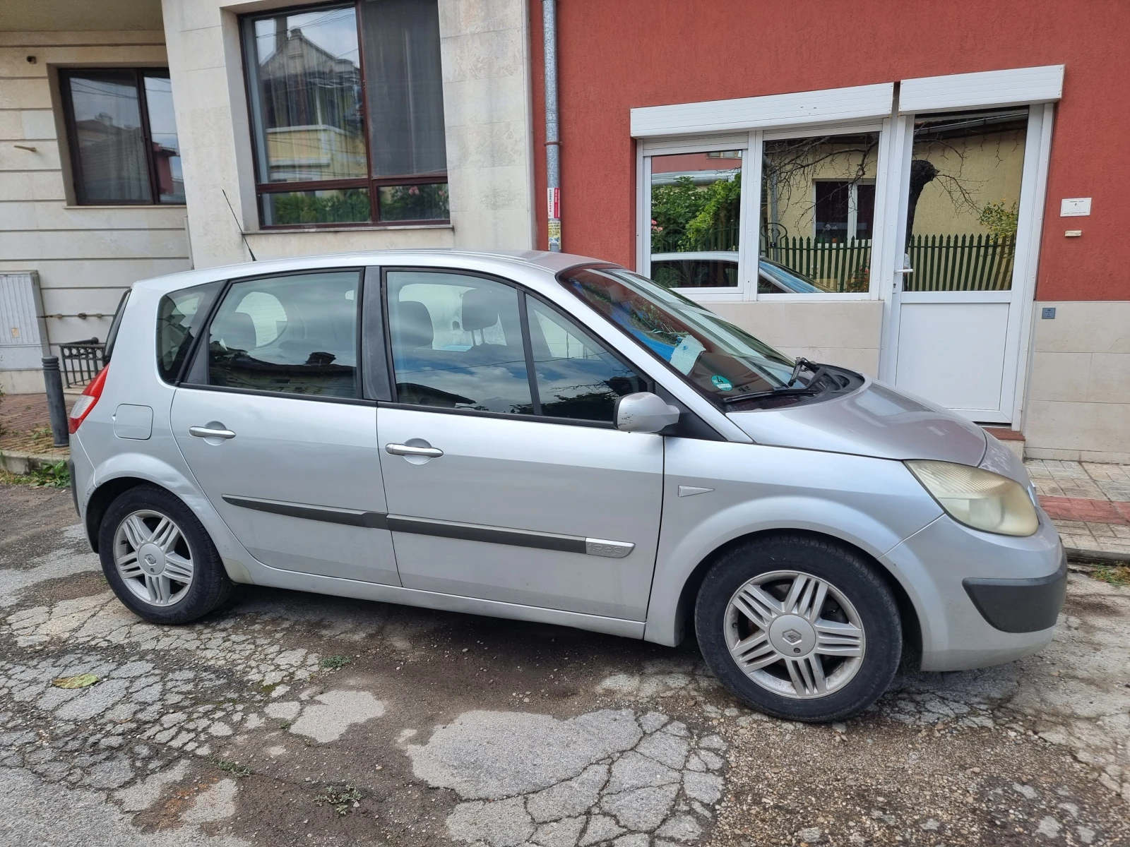 Renault Scenic 1.9 DCI | Auto.bg — изображение 1 Renault Scenic 1.9 DCI | Auto.bg — изображение 1