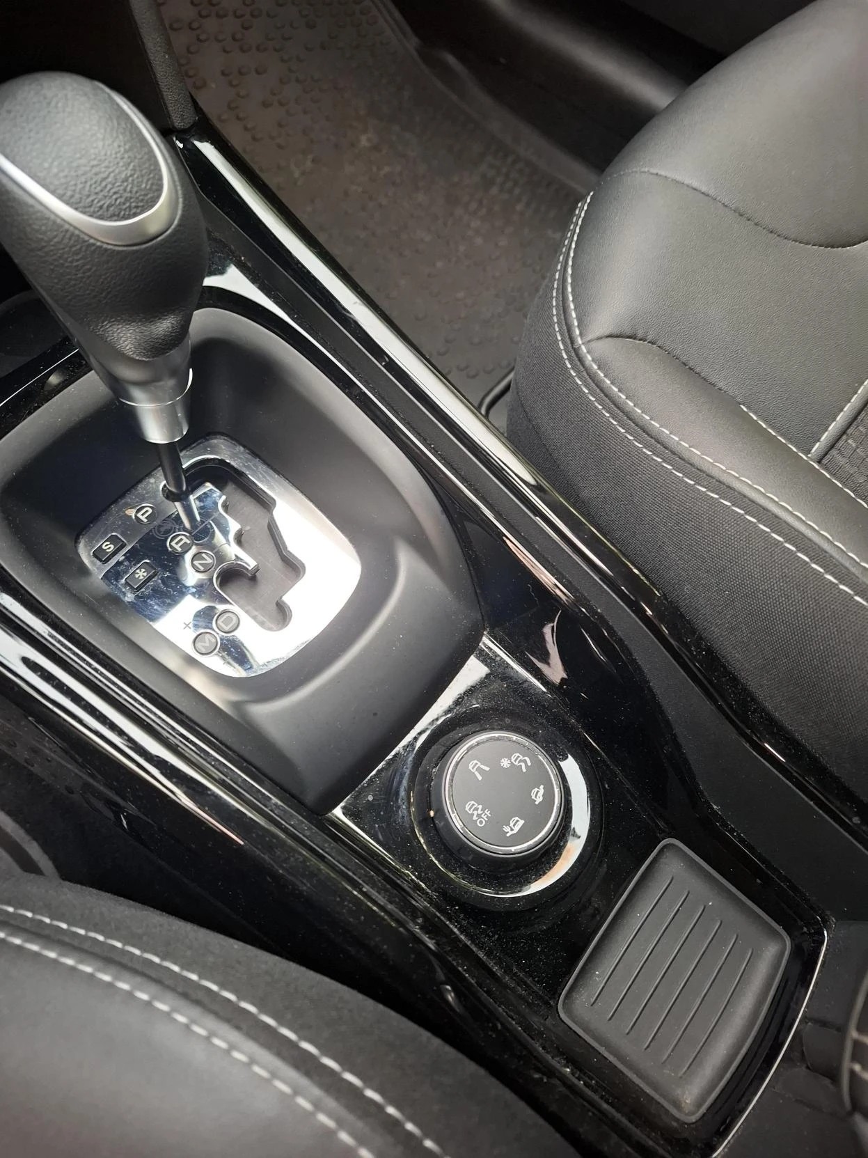 Peugeot 2008 ALLURE 1.2/ PANDORA SMART - изображение 10 | Auto.bg Peugeot 2008 ALLURE 1.2/ PANDORA SMART - изображение 10